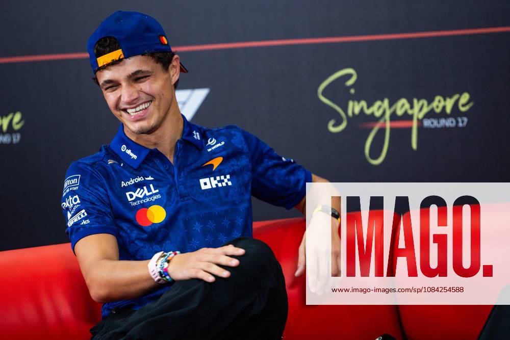 NORRIS Lando (GBR), McLaren F1 Team MCL40, portrait, F1 GP 17 Singapore 2026, F1 GP 17 Singapore 2026, NORRIS Lando (GBR), McLaren F1 Team MCL40, portrait, pre-event press conference during the 2026 Formula 1 Singapore Grand Prix, the 17th round of the 2026 Formula One World Championship from October 9 to 11, 2026 on the Marina Bay Street Circuit in Singapore, Singapore. Photo by Julien Delfosse, DPPI Singapore