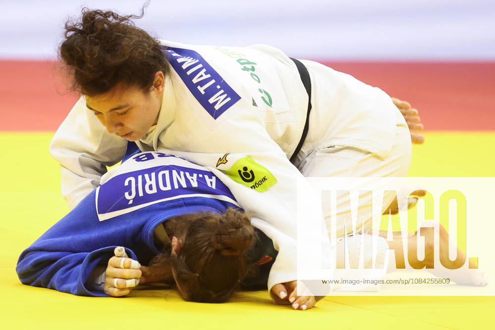 AZERBAIJAN, BAKU - OCTOBER 8, 2026: Madina Taimazova (top) of Russia and Aleksandra Andric of Serbia compete in their -70 kg bout as part of the 2026 World Judo Championships at the National Gymnastics Arena. Mikhail Sinitsyn TASS 98954769