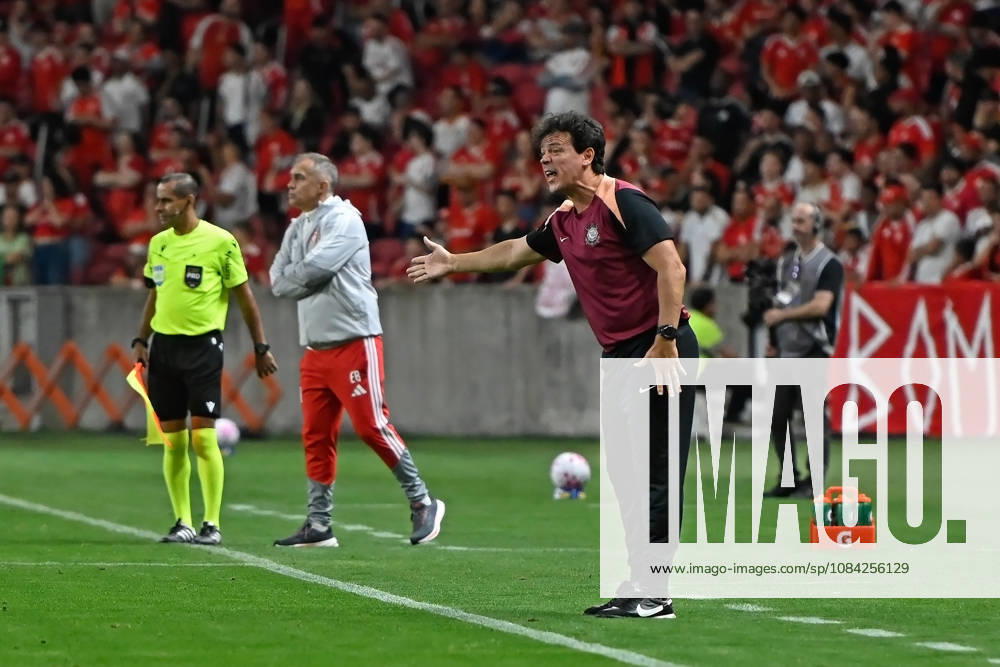 7th October 2026; Beira-Rio Stadium, Porto Alegre, Brazil; Brazilian Serie A Football, Internacional versus Corinthians; Corinthians manager Fernando Diniz gestures MaxxPeixoto DiaEsportivo