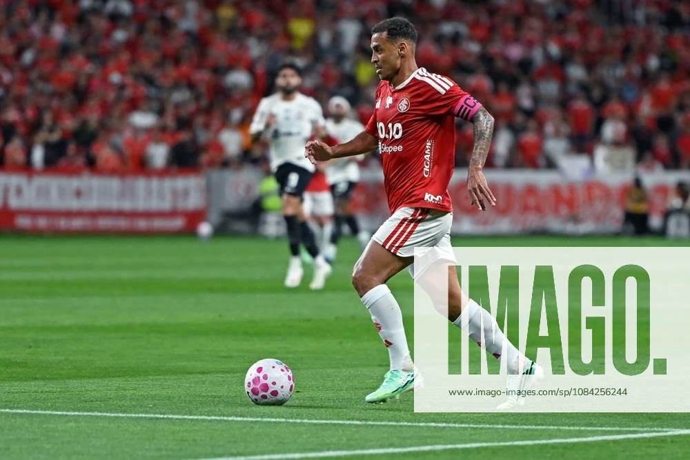 7th October 2026; Beira-Rio Stadium, Porto Alegre, Brazil; Brazilian Serie A Football, Internacional versus Corinthians; Alan Patrick of Internacional runs with the ball MaxxPeixoto DiaEsportivo