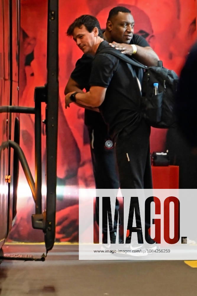 7th October 2026; Beira-Rio Stadium, Porto Alegre, Brazil; Brazilian Serie A Football, Internacional versus Corinthians; Head coach Fernando Diniz leaves the stadium after being fired from Corinthians following a 2-1 defeat after the match MaxxPeixoto DiaEsportivo