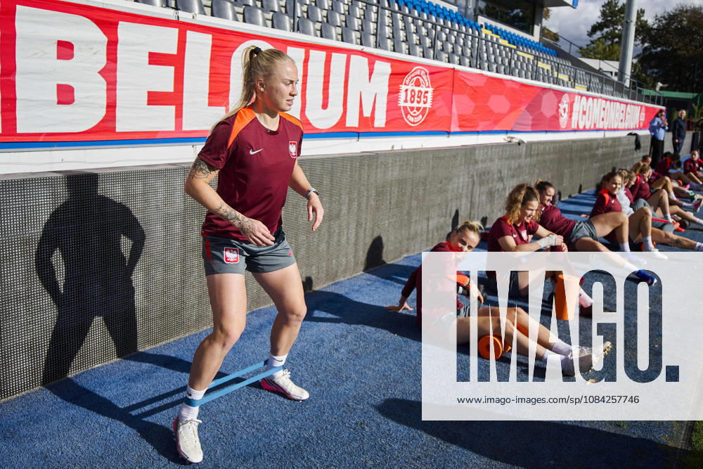LEUVEN , PILKA NOZNA KOBIET ( WOMEN S FOOTBALL) TRENING OFICJALNY PRZED POLFINALEM BARAZY MISTRZOSTW SWIATA 2027 TRENING NZ. PAULINA DUDEK FOTO RADOSLAW JOZWIAK CYFRASPORT NEWSPIX.PL --- Newspix.pl RA2_6044