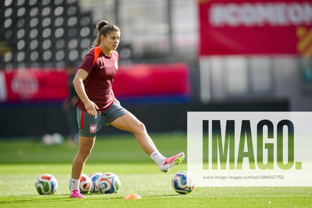 LEUVEN , PILKA NOZNA KOBIET ( WOMEN S FOOTBALL) TRENING OFICJALNY PRZED POLFINALEM BARAZY MISTRZOSTW SWIATA 2027 TRENING NZ. MATYNA WIANKOWSKA FOTO RADOSLAW JOZWIAK CYFRASPORT NEWSPIX.PL --- Newspix.pl RA2_6199
