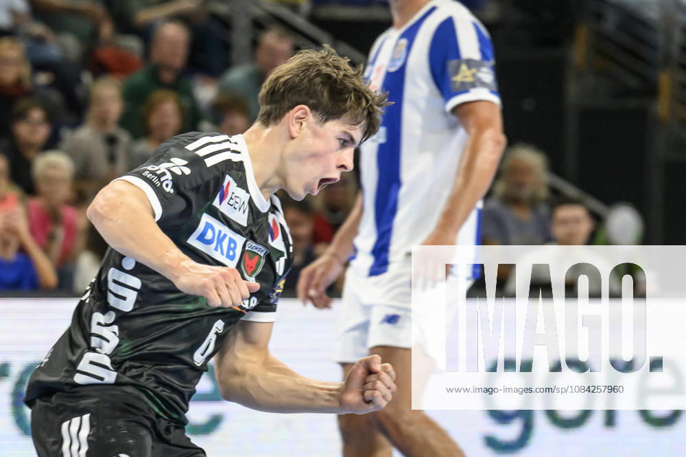 In the photo, from left: Leo Prantner, Füchse Berlin, 06, goal, score, celebration, goal celebration, joy, excitement, celebrating, GER, Berlin, handball, Füchse Berlin vs. FC Porto, EHF Champions League, Matchday 3 of Group A, at the Max Schmeling Halle, Am Falkplatz 1, October 8, 2026,