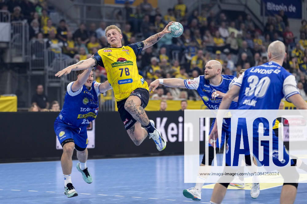 From left: Felix Aellen (ThSV), 22; Edwin Aspenbäck (RNL), 78; Peter Walz (ThSV), 14; Dominik Solak (ThSV), 30; during a jump shot, shot, goal attempt, action, game play, October 8, 2026, Mannheim, Germany, handball, Bundesliga, Rhein-Neckar Löwen vs. ThSV Eisenach