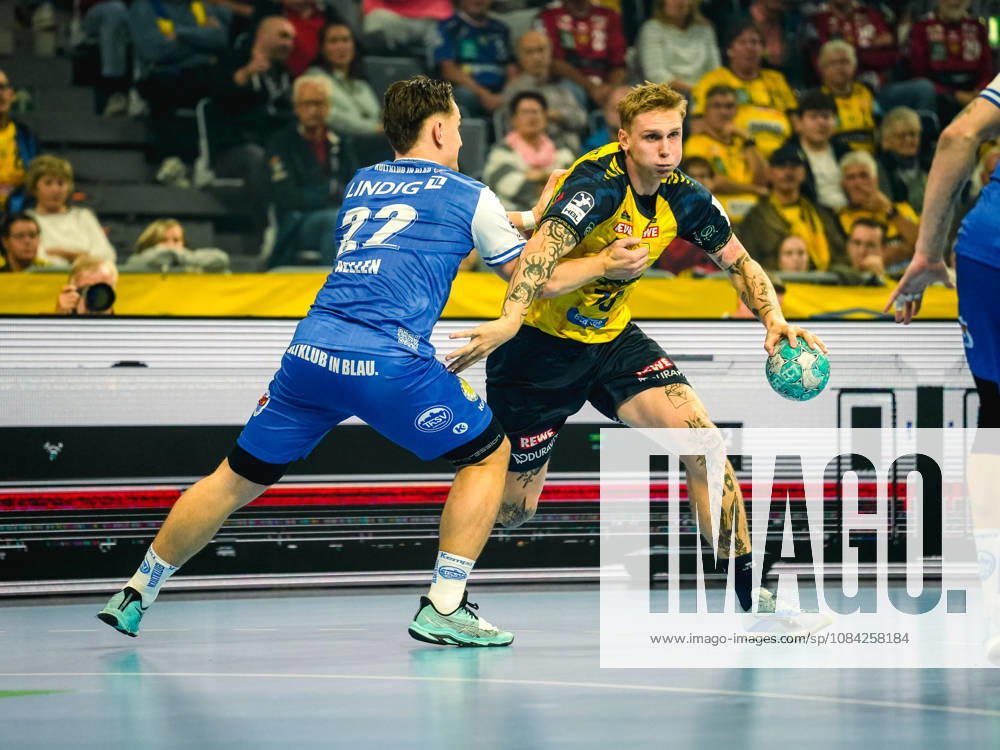Opel HBL Handball, Rhein-Neckar Löwen vs. ThSV Eisenach; from left: Felix Aellen (ThSV Eisenach), Edwin Aspenbäck (Rhein-Neckar Löwen)