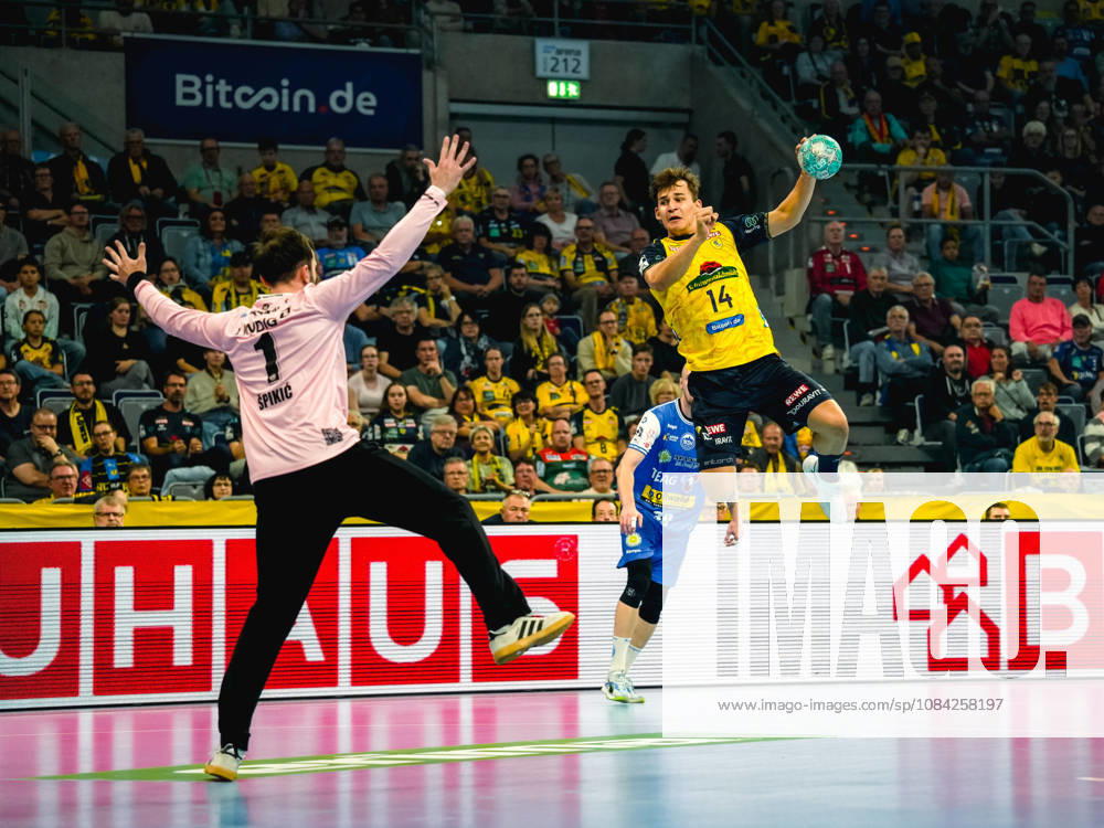 Opel HBL Handball, Rhein-Neckar Löwen vs. ThSV Eisenach; from left: Matija Spikic (ThSV Eisenach), Gino Steenaerts (Rhein-Neckar Löwen)