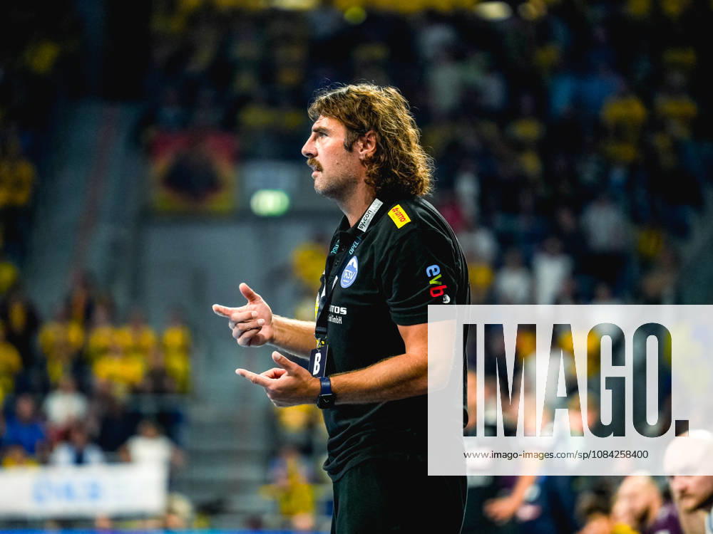 Opel HBL Handball, Rhein-Neckar Löwen vs. ThSV Eisenach; from left: Sebastian Hinze, coach of ThSV Eisenach