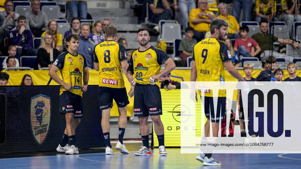 From left: Gino Steenaerts (RNL), 14, Tim Nothdurft (RNL), 8, Jannik Kohlbacher RNL, 80, Jacob Arenth Lassen RNL, 9, Rhein-Neckar Löwen players looking disappointed, disappointment, frustration, pessimistic, action, game scene, October 8, 2026, Mannheim, Germany, handball, Bundesliga, Rhein-Neckar Löwen vs. ThSV Eisenach