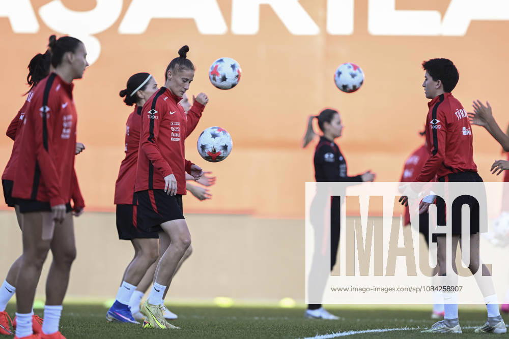 Turkiye Women s National Football Team complete preparations for Slovenia match ISTANBUL, TURKIYE - OCTOBER 08 : Players of the Turkish Women s National Football Team attend a training session ahead of the 2027 FIFA Women s World Cup European Qualifiers play-off first leg match against Slovenia, at Pendik Stadium in Istanbul, Turkiye on October 08, 2026. Fatma Nur Arslan Anadolu Istanbul Turkey. Editorial use only. Please get in touch for any other usage.