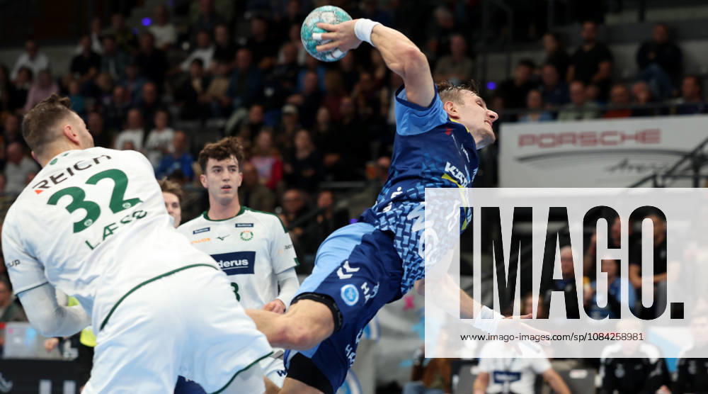 Handball—TVB Stuttgart vs. HSG Wetzlar; Simone Mengon (TVB), right