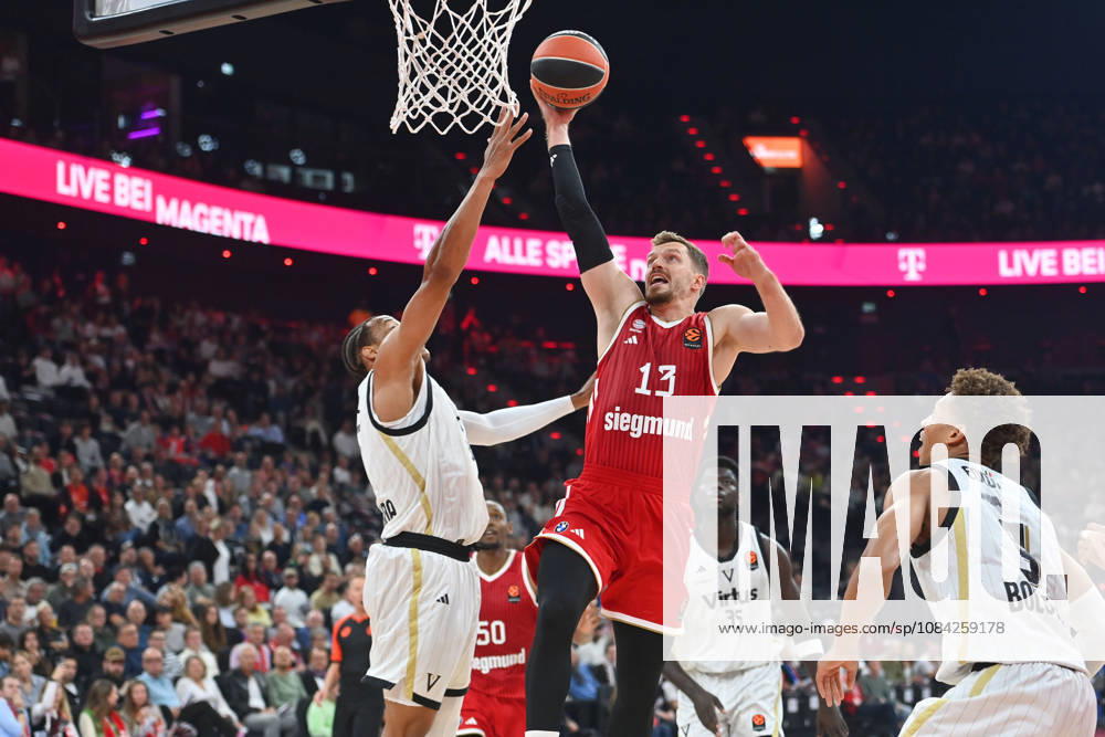 Andreas OBST, FCB scores, action, one-on-one, Basketball EuroLeague, 2026–2027 season, FC Bayern Munich vs. Virtus Bologna on October 8, 2026, S A P G A R D EN
