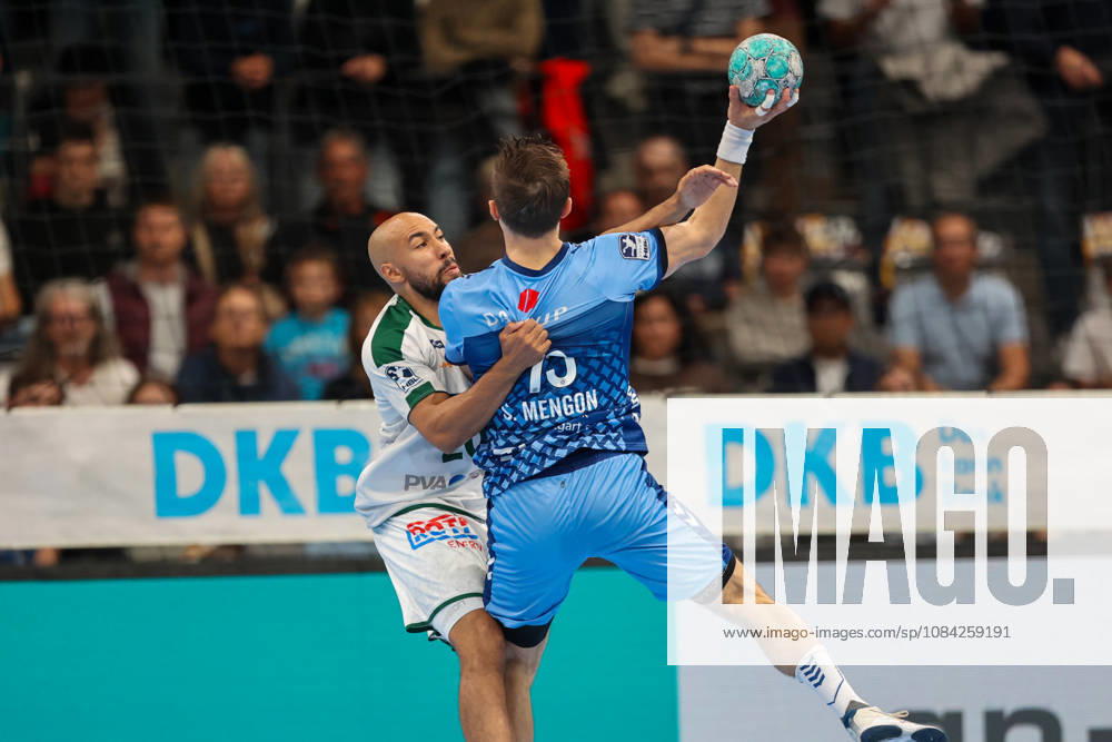 Simone Mengon (TVB Stuttgart), 15, goes head-to-head with Cyrill Akakpo (HSG Wetzlar), 20 GER, TVB Stuttgart vs. HSG Wetzlar, Handball, Opel Handball Bundesliga, Matchday 8, 2026–2027 season, October 8, 2026 GER, TVB Stuttgart vs. HSG Wetzlar, Handball, Opel Handball Bundesliga, Matchday 8, 2026–2027 season, October 8, 2026 Stuttgart