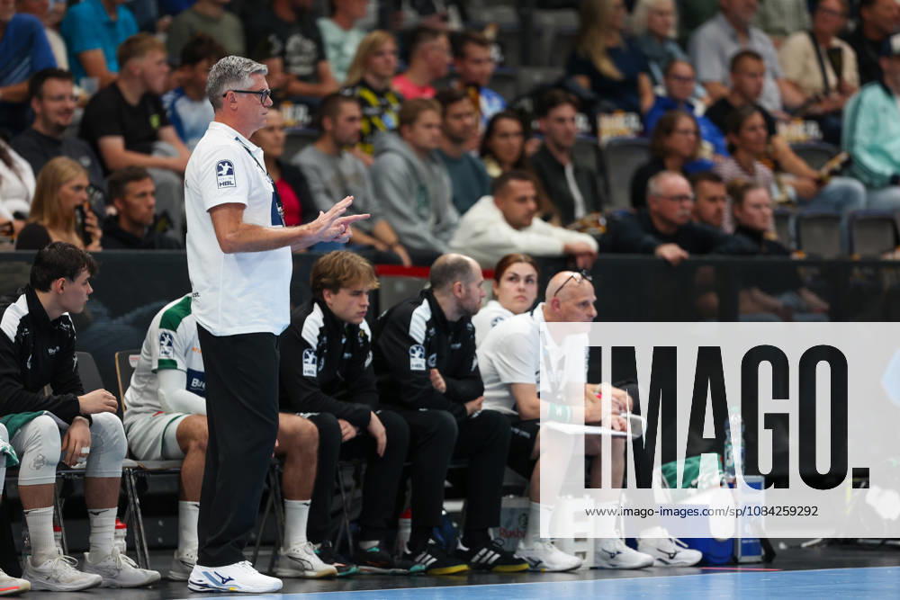Runar Sigtryggsson, HSG Wetzlar, Coach (GER), TVB Stuttgart vs. HSG Wetzlar, Handball, Opel Handball Bundesliga, Matchday 8, 2026–2027 Season, October 8, 2026, GER, TVB Stuttgart vs. HSG Wetzlar, Handball, Opel Handball Bundesliga, Matchday 8, 2026–2027 season, October 8, 2026, Stuttgart