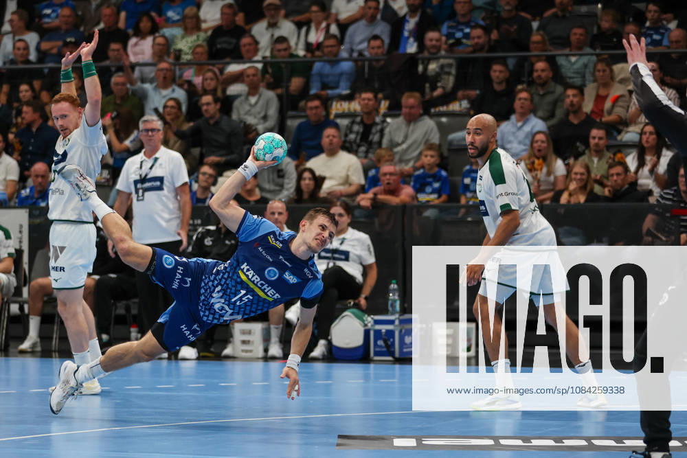 Simone Mengon, TVB Stuttgart, 15 on the shot (GER), TVB Stuttgart vs. HSG Wetzlar, Handball, Opel Handball Bundesliga, Matchday 8, 2026–2027 season, October 8, 2026, GER, TVB Stuttgart vs. HSG Wetzlar, Handball, Opel Handball Bundesliga, Matchday 8, 2026–2027 season, October 8, 2026, Stuttgart