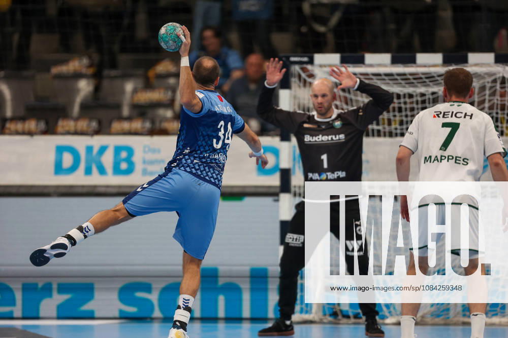 Kai Haefner, TVB Stuttgart, 34, taking a seven-meter throw (GER), TVB Stuttgart vs. HSG Wetzlar, Handball, Opel Handball Bundesliga, Matchday 8, 2026–2027 season, October 8, 2026 GER, TVB Stuttgart vs. HSG Wetzlar, Handball, Opel Handball Bundesliga, Matchday 8, 2026–2027 season, October 8, 2026 Stuttgart
