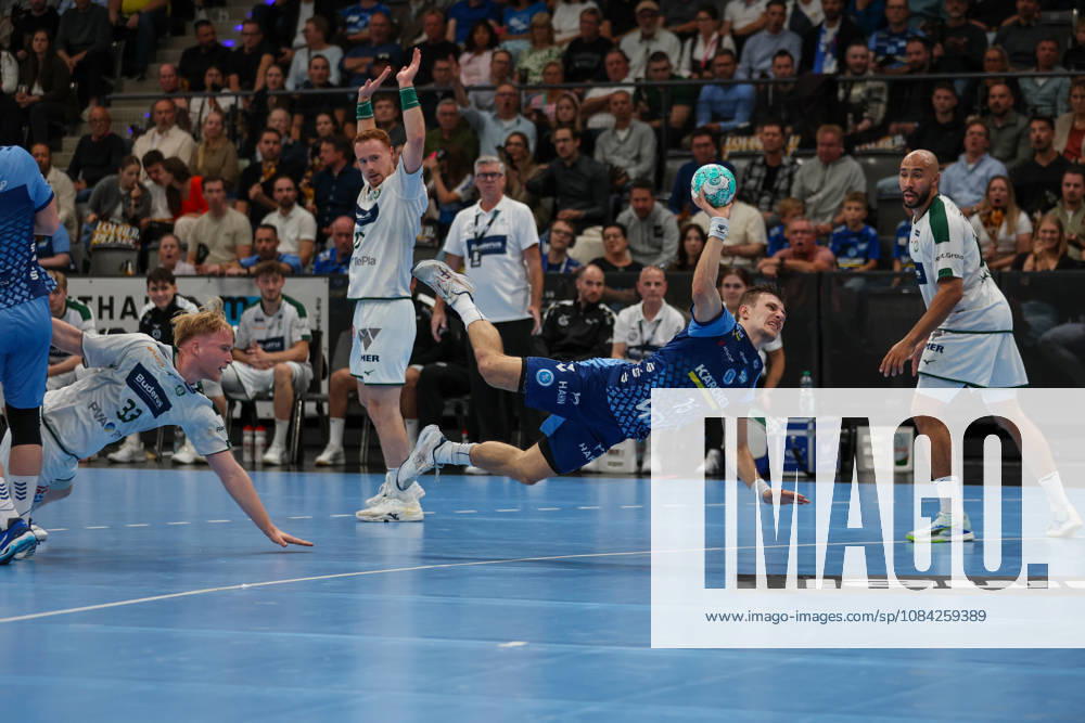 Simone Mengon, TVB Stuttgart, 15 on the shot (GER), TVB Stuttgart vs. HSG Wetzlar, Handball, Opel Handball Bundesliga, Matchday 8, 2026–2027 season, October 8, 2026, GER, TVB Stuttgart vs. HSG Wetzlar, Handball, Opel Handball Bundesliga, Matchday 8, 2026–2027 season, October 8, 2026, Stuttgart