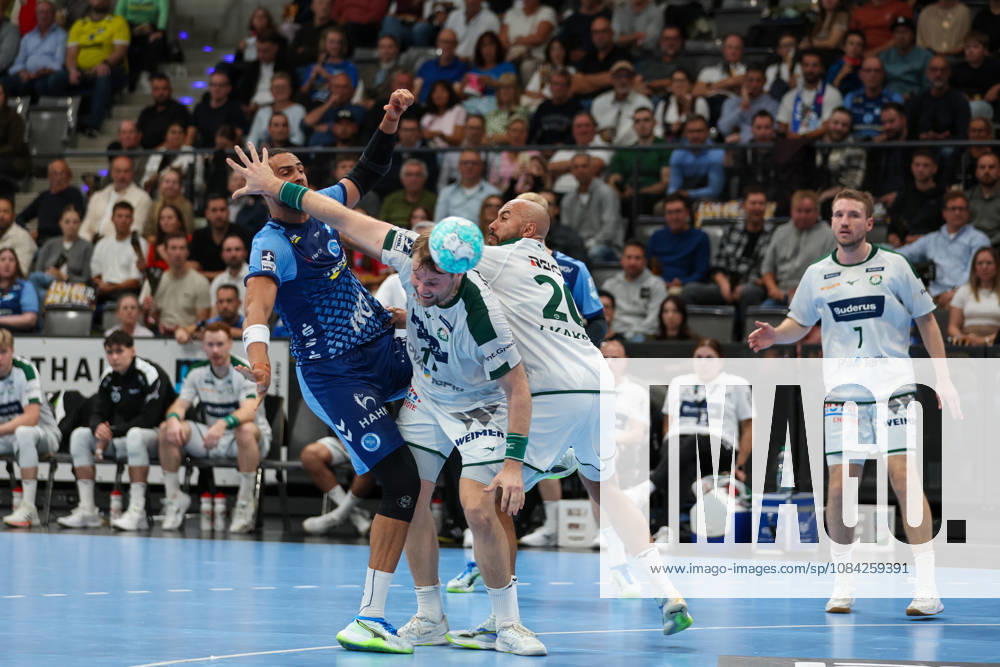 Philipp Ahouansou, TVB Stuttgart, No. 5, is blocked from taking a shot. GER, TVB Stuttgart vs. HSG Wetzlar, Handball, Opel Handball Bundesliga, Matchday 8, 2026–2027 season, October 8, 2026 GER, TVB Stuttgart vs. HSG Wetzlar, Handball, Opel Handball Bundesliga, Matchday 8, 2026–2027 season, October 8, 2026 Stuttgart