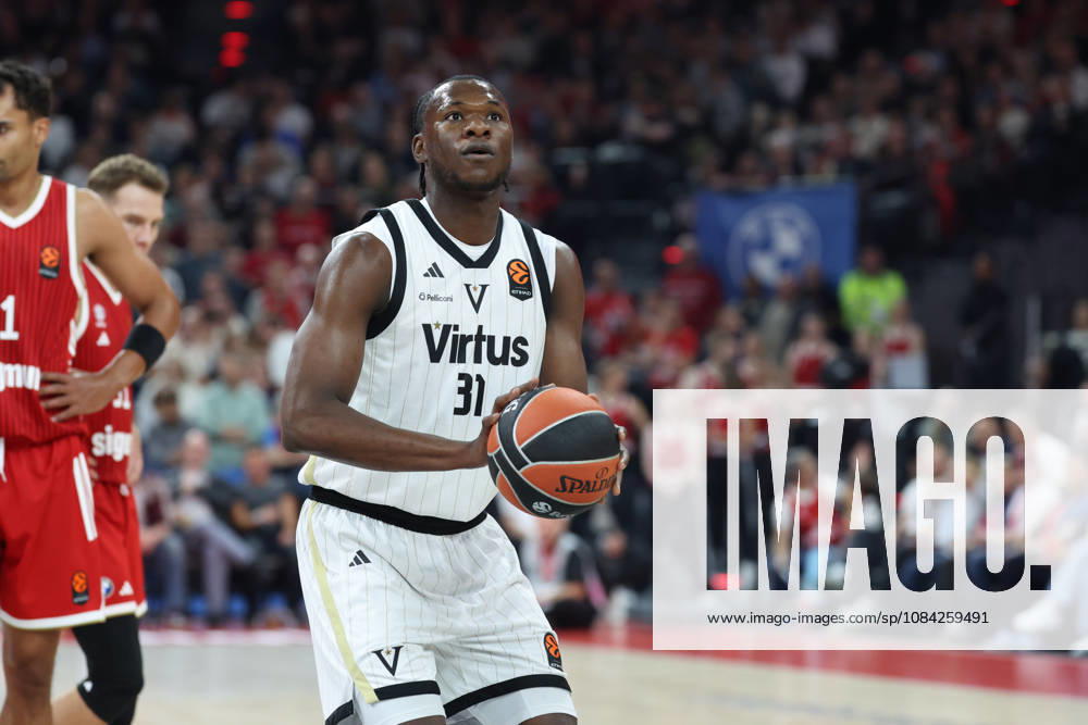 Aliou Diarra of Virtus Bologna, 31, with the ball, GER, FC Bayern Basketball vs. Virtus Bologna, basketball, EuroLeague, Matchday 4, 2026–2027 season, October 8, 2026, GER, FC Bayern Basketball vs. Virtus Bologna, Basketball, EuroLeague, Matchday 4, 2026–2027 season, October 8, 2026, Munich