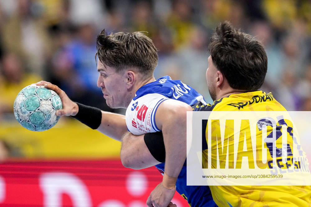 From left: Oskar Joelsson (ThSV), 3, Aron Seesing RNL, 21, tackle, game action, duel, tackle, tackling, dynamic, action, 08 10 2026, Mannheim, Germany, handball, Bundesliga, Rhein-Neckar Löwen vs. ThSV Eisenach