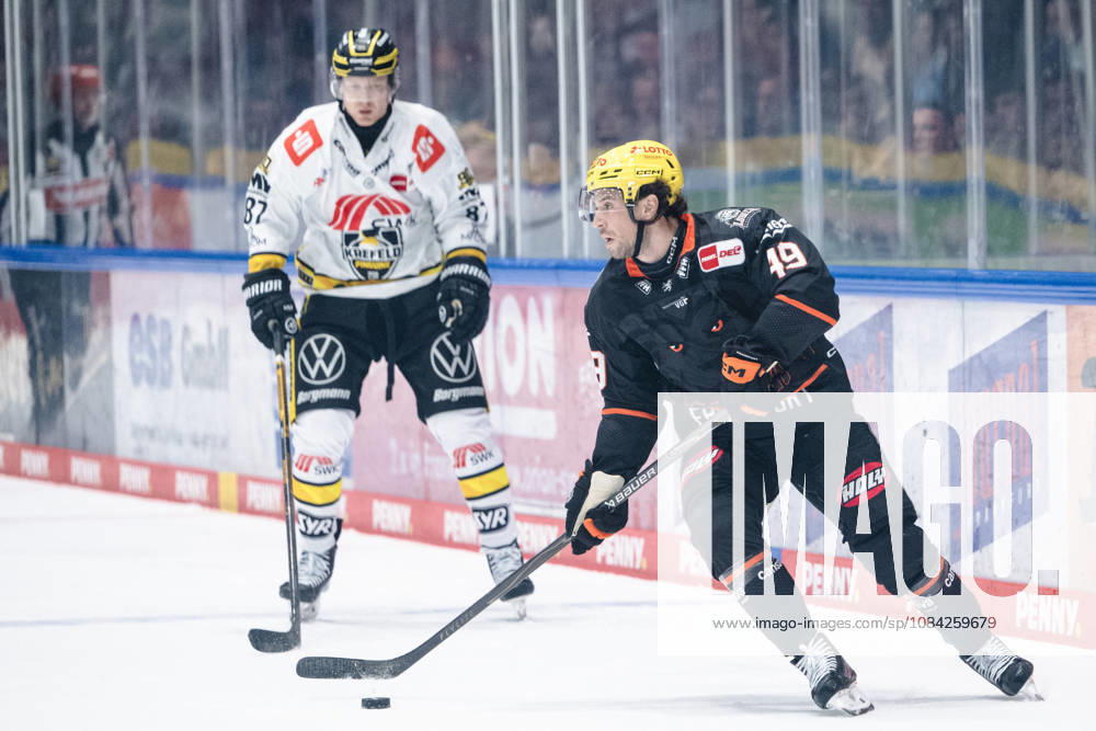 Michael Joyaux Loewen Frankfurt, 49 GER, Loewen Frankfurt vs. Krefeld Pinguine, Ice Hockey, PENNY DEL, Matchday 7, 2026–2027 Season, October 8, 2026 GER, Loewen Frankfurt vs. Krefeld Pinguine, Ice Hockey, PENNY DEL, Matchday 7, 2026–2027 Season, October 8, 2026 Frankfurt am Main