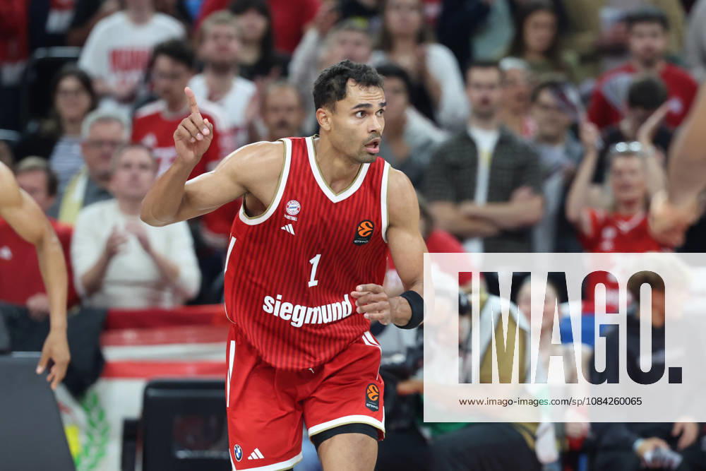 Oscar da Silva of FC Bayern Basketball, No. 01, celebrates a basket, celebration, GER, FC Bayern Basketball vs. Virtus Bologna, basketball, EuroLeague, Matchday 4, 2026–2027 season, October 8, 2026, GER, FC Bayern Basketball vs. Virtus Bologna, Basketball, EuroLeague, Matchday 4, 2026–2027 Season, October 8, 2026, Munich