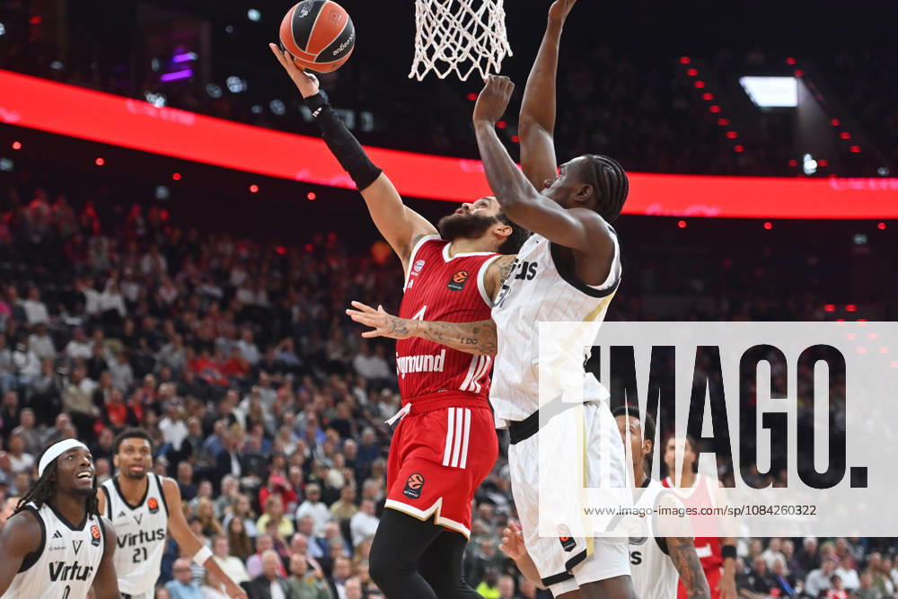 Duane WASHINGTON JR FCB, scores, action, one-on-one, Basketball EuroLeague, 2026–2027 season, FC Bayern Munich vs. Virtus Bologna on October 8, 2026, S A P G A R D EN