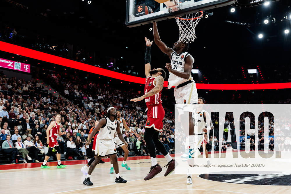 Aliou Diarra (Virtus Bologna, 31) blocking the shot of Duane Washington (FC Bayern Muenchen, 4) during the Turkish Airlines EuroLeague match between FC Bayern Muenchen vs. Virtus Bologna at SAP Garden on round 4 of Turkish Airlines EuroLeague on October 08, 2026 in Munich, Germany. Bavaria Germany