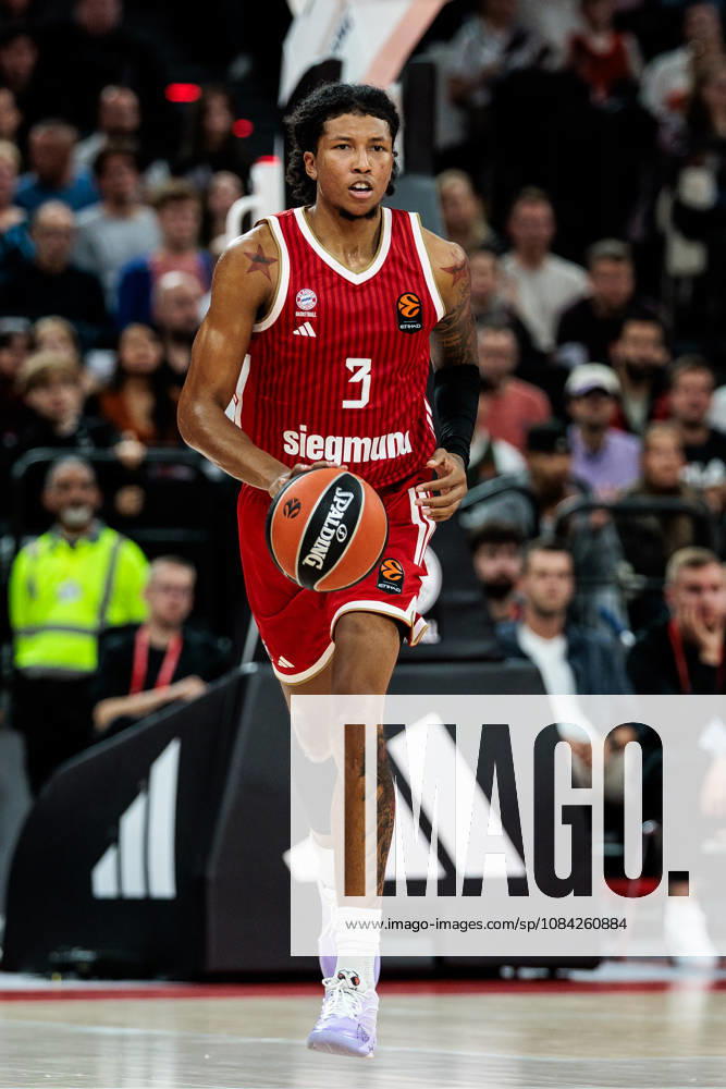Marjon Beauchamp (FC Bayern Muenchen, 3) controls the ball during the Turkish Airlines EuroLeague match between FC Bayern Muenchen vs. Virtus Bologna at SAP Garden on round 4 of Turkish Airlines EuroLeague on October 08, 2026 in Munich, Germany. Bavaria Germany