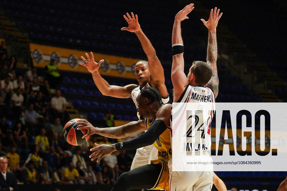 2026108, Belgrade, Serbia - Maccabi Rapyd Tel Aviv and Armani Olimpia Milan play a EuroLeague basketball game at the Aleksandar Nikolic Hall. BRISSETT O SHAE J in action. Belgrade Serbia - ZUMAd223 20261008_zip_d223_010