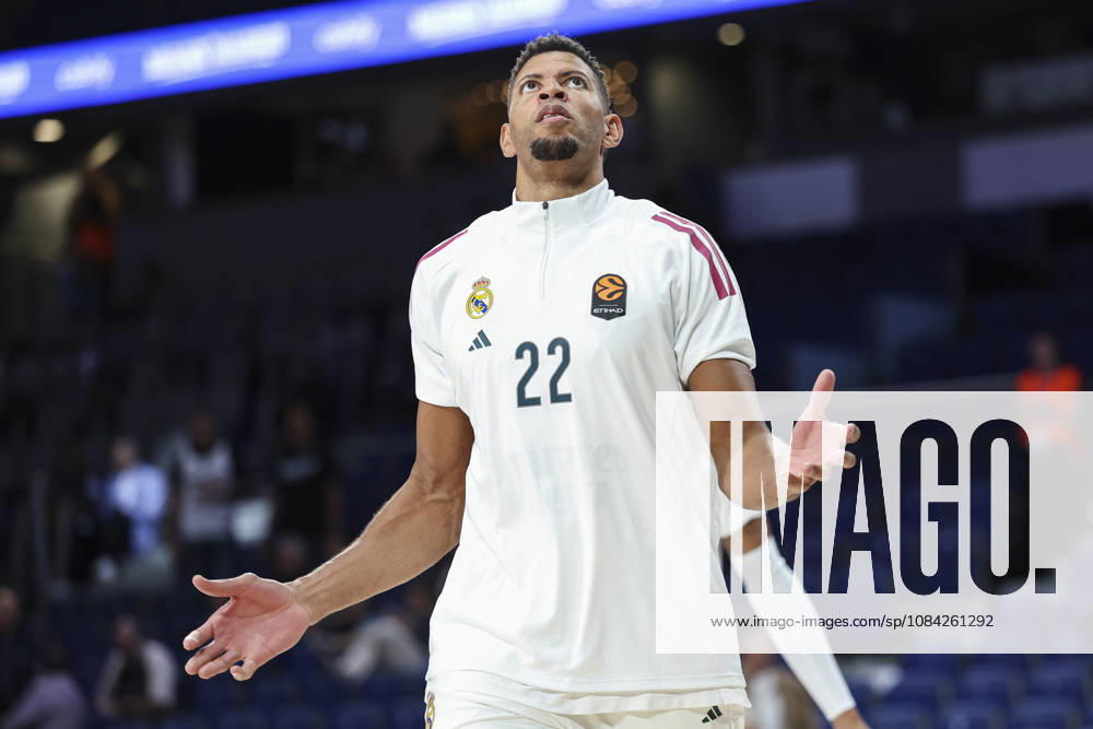 Walter Samuel Tavares da Veiga of Real Madrid warms up during the Euroleague Basketball Regular Season Round 4 game between Real Madrid v Partizan Mozzart Bet Belgrade at Movistar Arena on October 08, 2026 in Madrid, Spain. Real Madrid V Partizan Mozzart Bet Belgrade - Euroleague 2025 2026 - ZUMAa181 20261008_zaa_a181_213