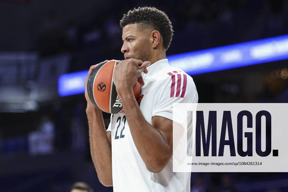 Walter Samuel Tavares da Veiga of Real Madrid warms up during the Euroleague Basketball Regular Season Round 4 game between Real Madrid v Partizan Mozzart Bet Belgrade at Movistar Arena on October 08, 2026 in Madrid, Spain. Real Madrid V Partizan Mozzart Bet Belgrade - Euroleague 2025 2026 - ZUMAa181 20261008_zaa_a181_215