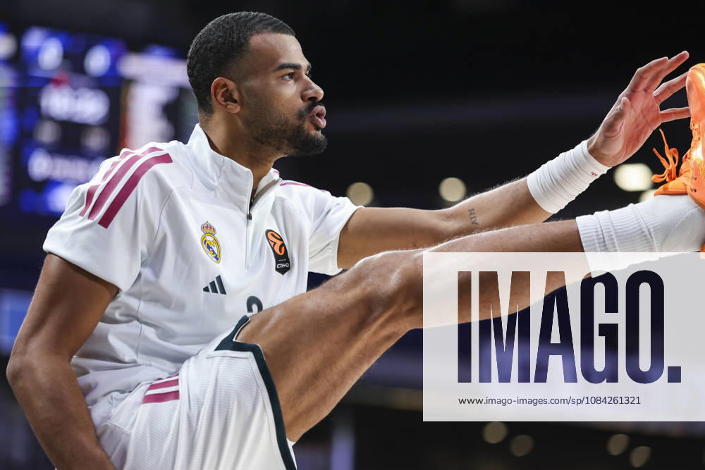 Timothe Luwawu-Cabarr Ot of Real Madrid warms up during the Euroleague Basketball Regular Season Round 4 game between Real Madrid v Partizan Mozzart Bet Belgrade at Movistar Arena on October 08, 2026 in Madrid, Spain. Real Madrid V Partizan Mozzart Bet Belgrade - Euroleague 2025 2026 - ZUMAa181 20261008_zaa_a181_217