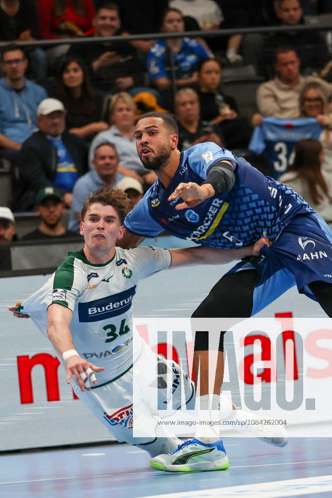 Paul Kompenhans (HSG Wetzlar), 34, goes head-to-head with Philipp Ahouansou (TVB Stuttgart), 5 GER, TVB Stuttgart vs. HSG Wetzlar, Handball, Opel Handball Bundesliga, Matchday 8, 2026–2027 season, October 8, 2026 GER, TVB Stuttgart vs. HSG Wetzlar, Handball, Opel Handball Bundesliga, Matchday 8, 2026–2027 season, October 8, 2026 Stuttgart