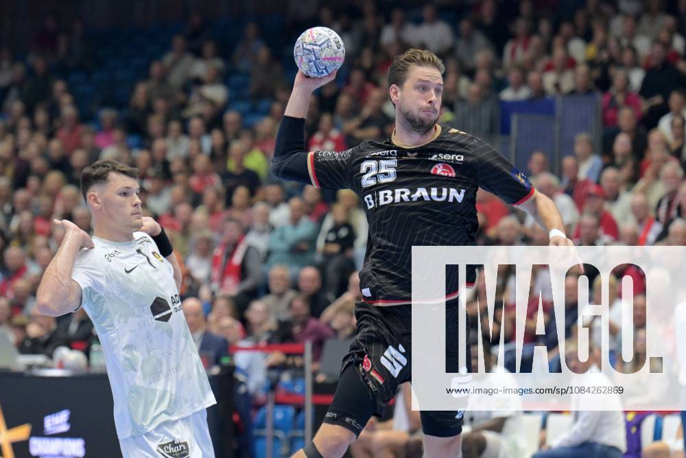 Olle Forsell Schefvert, MT Melsungen 25, on a shot by Ihor Turchenko, HBC Nantes 7 L, GER, MT Melsungen vs. HBC Nantes FRA, Handball, Men s Champions League, Group Matches, 2026–2027 Season, October 8, 2026, GER, MT Melsungen vs. HBC Nantes, Handball, Men’s Champions League, Group Match, 2026–2027 Season, October 8, 2026, Kassel