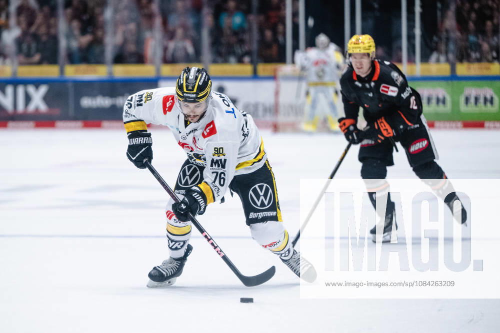 Phil Varone, Krefeld Pinguine, 76 GER, Loewen Frankfurt vs. Krefeld Pinguine, Ice Hockey, PENNY DEL, Matchday 7, 2026–2027 Season, October 8, 2026 GER, Loewen Frankfurt vs. Krefeld Pinguine, Ice Hockey, PENNY DEL, Matchday 7, 2026–2027 Season, October 8, 2026 Frankfurt am Main