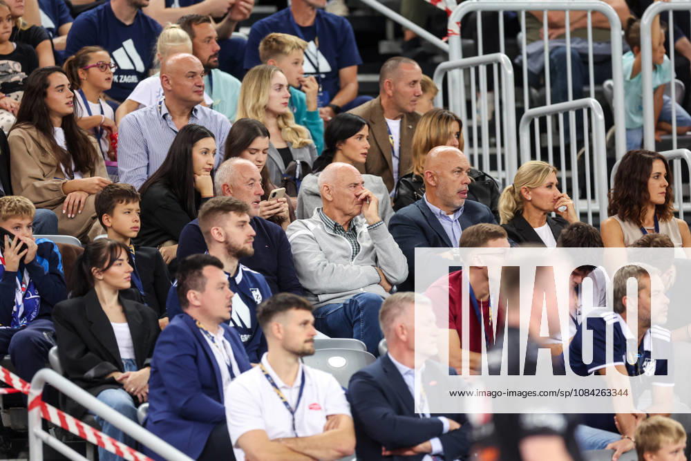 HC Zagreb v Aalborg Handbold - EHF Champions League Men Group Phase - Group C ZAGREB, CROATIA - OCTOBER 8: Fans look on during the EHF Champions League match between HC Zagreb and Aalborg Handbold at Arena Zagreb on October 8, 2026 in Zagreb, Croatia. IgorxKralj PIXSELL