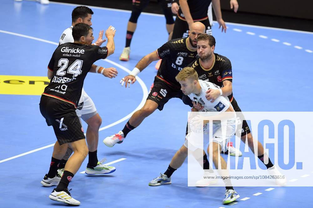 Victor Norlyk, HBC Nantes 6 (on the ball), Olle Forsell Schefvert, MT Melsungen 25, Adrian Sipos, MT Melsungen 8, Daniel Dujshebaev, MT Melsungen 24 L, GER, MT Melsungen vs. HBC Nantes (FRA), Handball, Men’s Champions League, Group Matches, 2026–2027 Season, October 8, 2026, GER, MT Melsungen vs. HBC Nantes Handball, Men’s Champions League, Group Match, 2026–2027 Season, October 8, 2026, Kassel