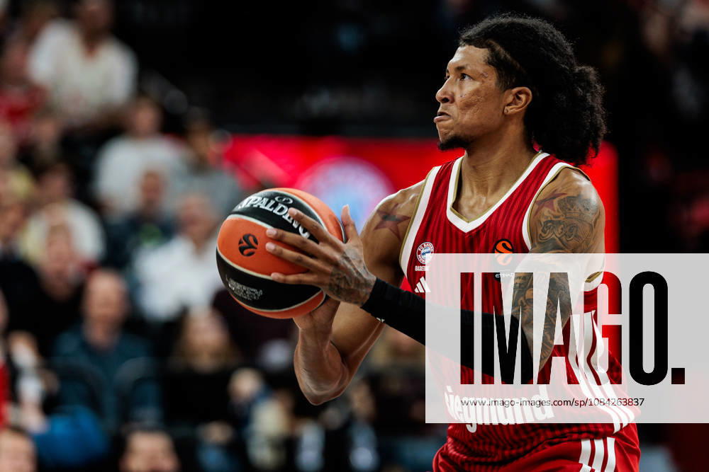 Marjon Beauchamp (FC Bayern Muenchen, 3) shooting from the freethrow line during the Turkish Airlines EuroLeague match between FC Bayern Muenchen vs. Virtus Bologna at SAP Garden on round 4 of Turkish Airlines EuroLeague on October 08, 2026 in Munich, Germany. Bavaria Germany