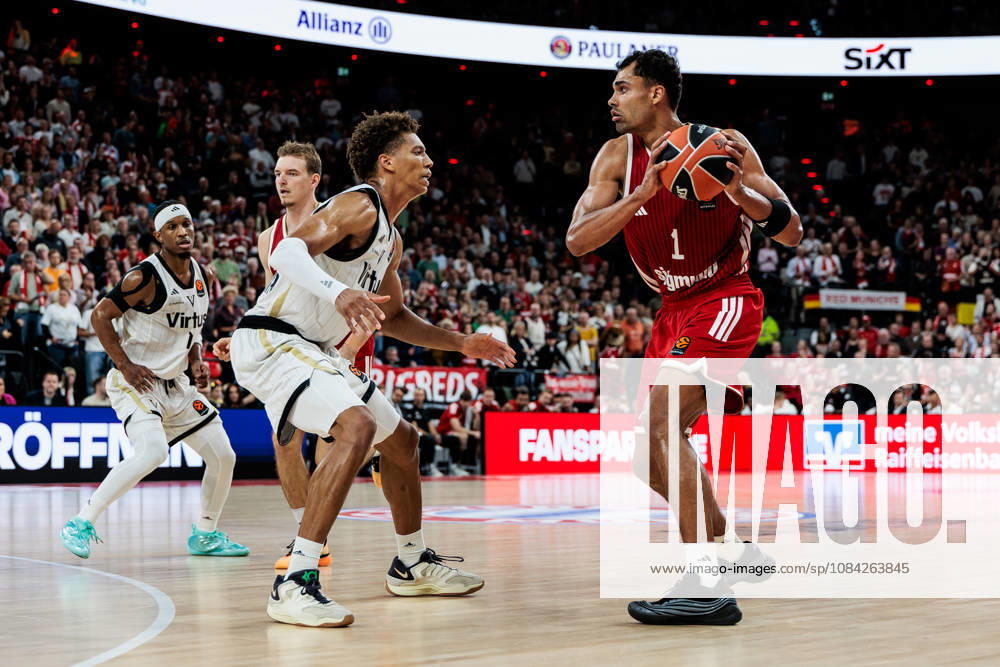 Oscar Da Silva (FC Bayern Muenchen, 1) controls the ball during the Turkish Airlines EuroLeague match between FC Bayern Muenchen vs. Virtus Bologna at SAP Garden on round 4 of Turkish Airlines EuroLeague on October 08, 2026 in Munich, Germany. Bavaria Germany