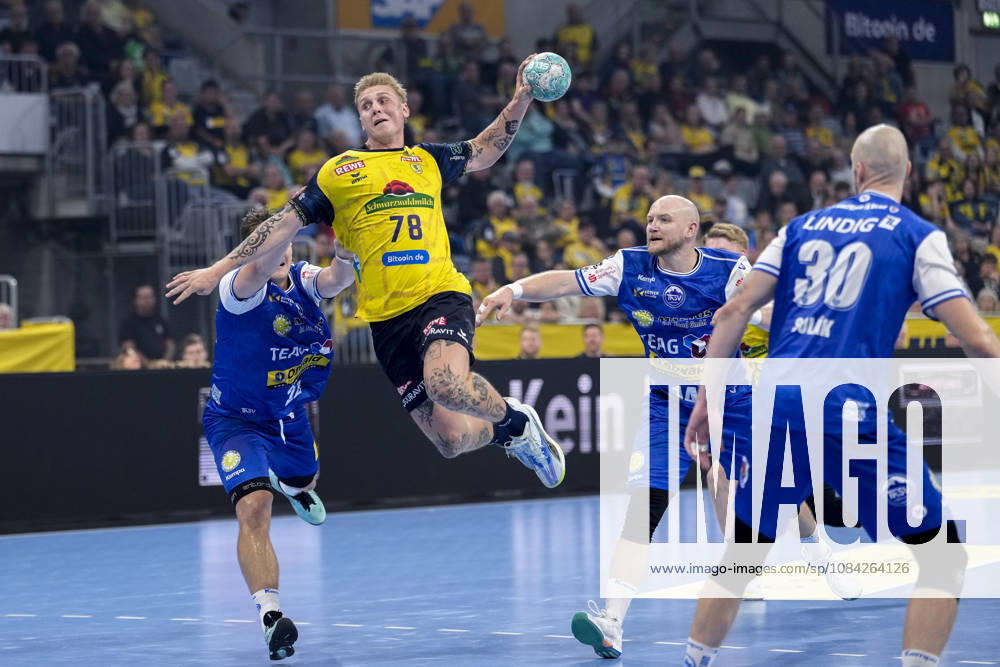 From left: Felix Aellen (ThSV), 22; Edwin Aspenbäck (RNL), 78; Peter Walz (ThSV), 14; Dominik Solak (ThSV), 30; during a jump shot, shot, goal attempt, action, game play, October 8, 2026, Mannheim, Germany, handball, Bundesliga, Rhein-Neckar Löwen vs. ThSV Eisenach