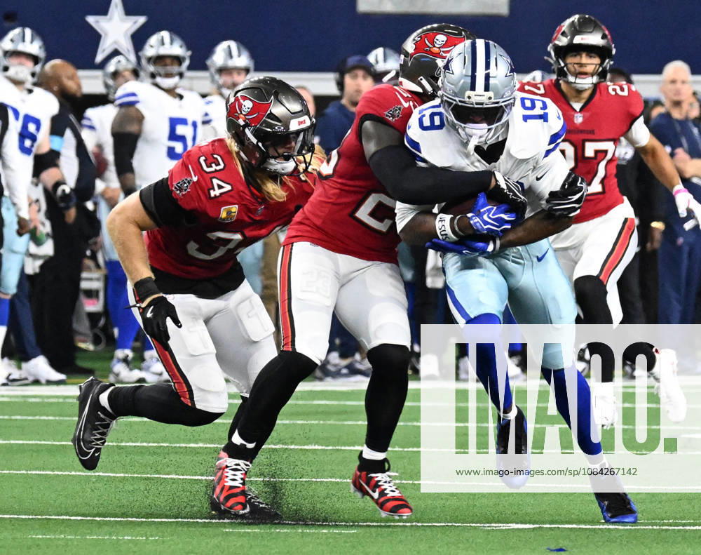 Dallas Cowboys Ryan Flournoy makes a 48-yard catch against the Tampa Bay Buccaneers during their game at AT&T Stadium in Arlington, Texas on Thursday, October 8, 2026. ARL2026100825 IANxHALPERIN