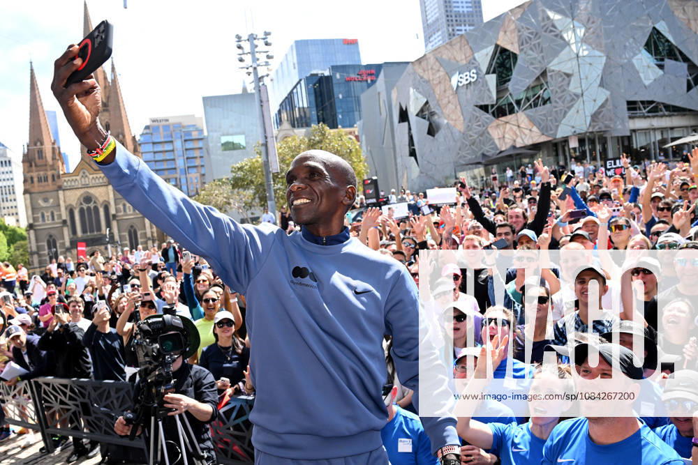 ELIUD KIPCHOGE MELBOURNE MARATHON OP, Elite marathon athlete Eliud Kipchoge during a fan event ahead of the Melbourne Marathon, in Melbourne, Friday, October 9, 2026. ( NO ARCHIVING MELBOURNE VICTORIA Australia