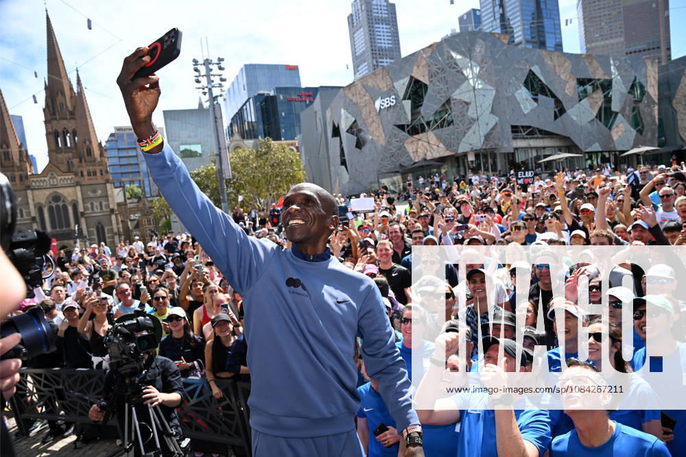 ELIUD KIPCHOGE MELBOURNE MARATHON OP, Elite marathon athlete Eliud Kipchoge during a fan event ahead of the Melbourne Marathon, in Melbourne, Friday, October 9, 2026. ( NO ARCHIVING MELBOURNE VICTORIA Australia