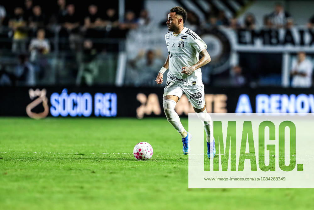 SoO PAULO (SP), BRAZIL OCTOBER 10: Santos player Neymar Jr. during the match between Santos and Flamengo in the 2026 Brazilian Championship at Vila Belmiro Stadium in Santos (SP), Brazil, on Thursday, October 10, 2026., Credit:Marco Miatelo Avalon