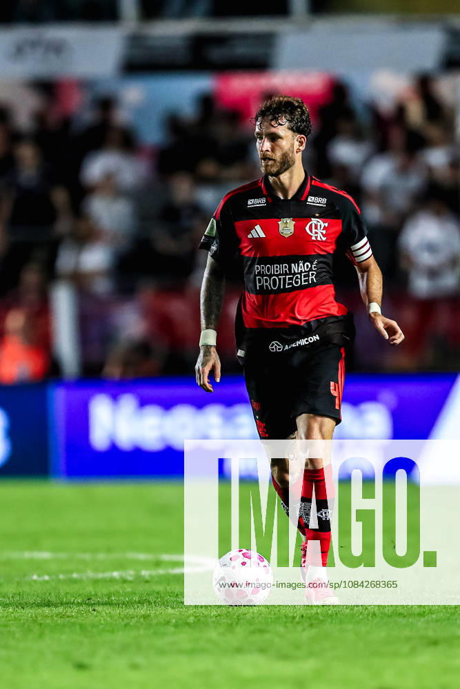 SoO PAULO (SP), BRAZIL OCTOBER 10: Flamengo player Leo Pereira during the match between Santos and Flamengo in the 2026 Brazilian Championship at Vila Belmiro Stadium in Santos (SP), Brazil, on Thursday, October 10, 2026., Credit:Marco Miatelo Avalon
