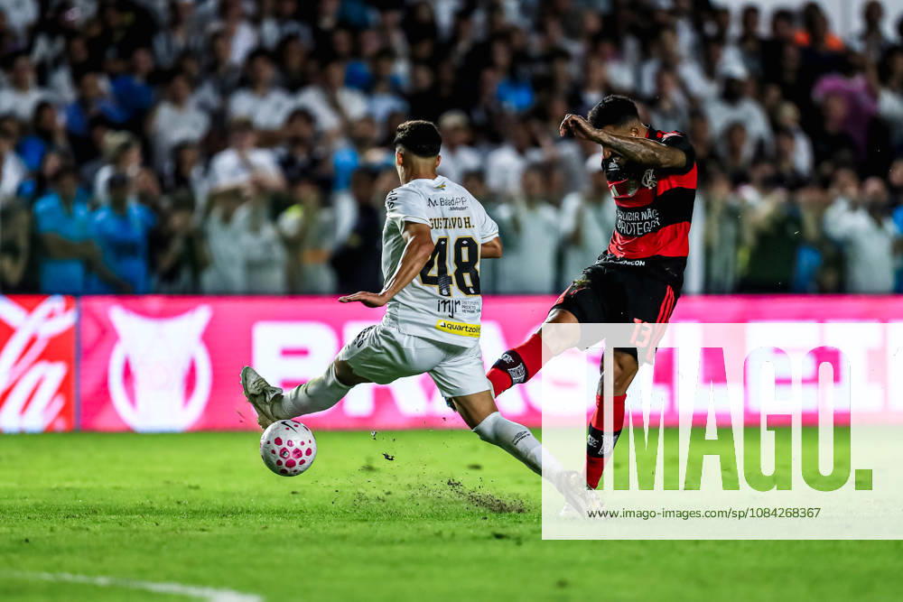 SoO PAULO (SP), BRAZIL OCTOBER 10: Flamengo player Danilo during the match between Santos and Flamengo in the 2026 Brazilian Championship at Vila Belmiro Stadium in Santos (SP), Brazil, on Thursday, October 10, 2026., Credit:Marco Miatelo Avalon