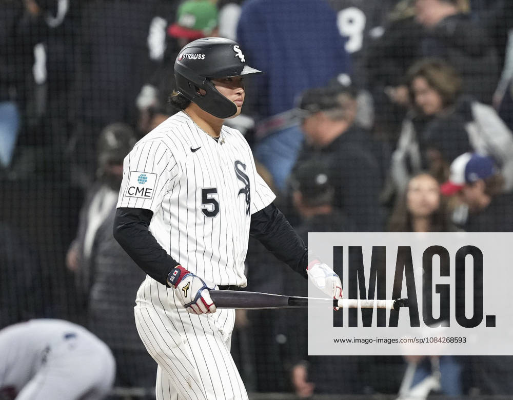 Baseball: Division Series between Guardians and White Sox Chicago White Sox first baseman Munetaka Murakami leaves the field following a 9-5 loss to the Cleveland Guardians in Game 4 of the American League Division Series at Rate Field in Chicago on Oct. 8, 2026. A14AA0005630514P