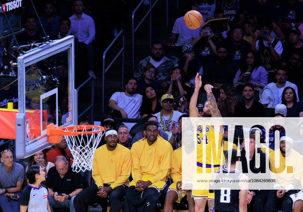 Sandro Mamukelashvili 54 of the Los Angeles Lakers during a preseason NBA, Basketball Herren, USA game against the Sacramento Kings on Thursday October 8, 2026 at Crypto.com Arena in Los Angeles, California. Lakers defeat Kings, 114 -110. JAVIER ROJAS PI Lakers Vs. Kings - ZUMAp124 20261008_zaa_p124_041