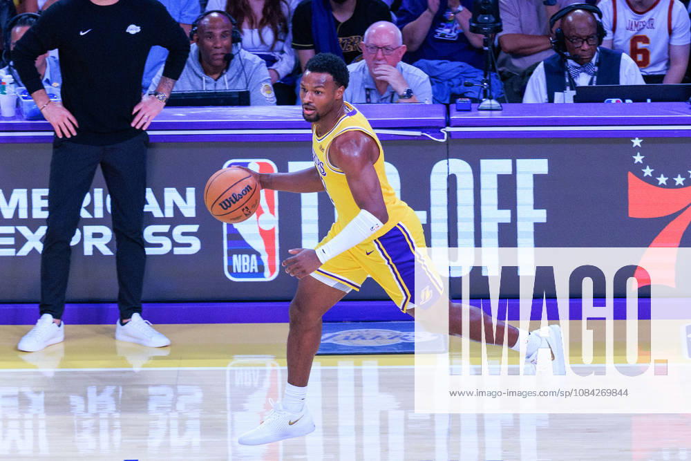 Bronny James 9 of the Los Angeles Lakers with the ball during a preseason NBA, Basketball Herren, USA game against the Sacramento Kings on Thursday October 8, 2026 at Crypto.com Arena in Los Angeles, California. Lakers defeat Kings, 114 -110. JAVIER ROJAS PI Lakers Vs. Kings - ZUMAp124 20261008_zaa_p124_050